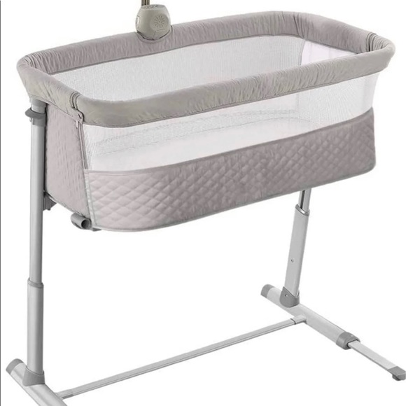 RONBEI Baby Bassinet —(NEW in BOX) - Picture 2 of 2